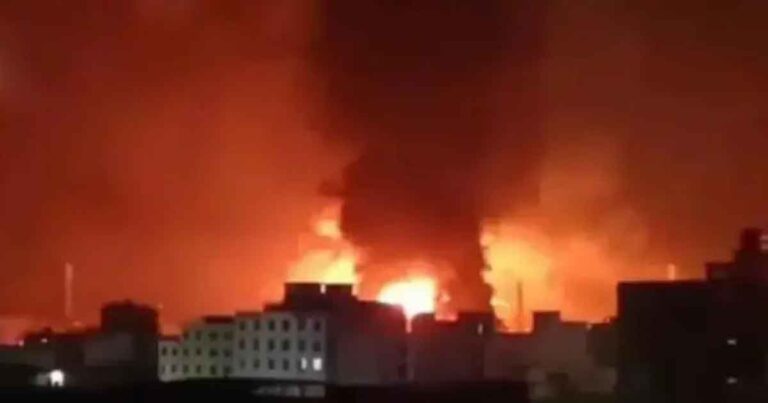 Terjadi Kebakaran dan Ledakan di 2 Pabrik di Hubei, Tiongkok, Saksi Mata : Ada Orang yang Bekerja di Dalam Pabrik