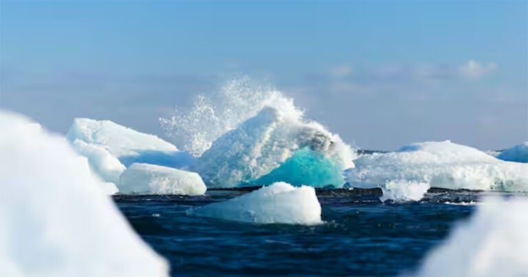 Lapisan Es Antartika Bergeser Dua Kali Sehari, Risiko Gempa Es yang Dahsyat, Para Ilmuwan Memperingatkan