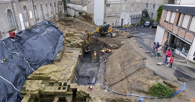 Sebuah Kastil Berusia 640 Tahun Ditemukan di Bawah Sebuah Hotel di Prancis