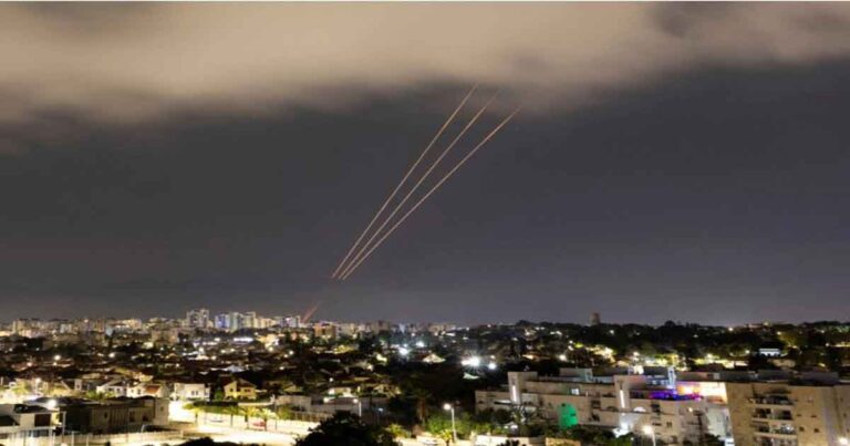 Iran Luncurkan Serangan Drone Secara Besar-besaran ke Israel