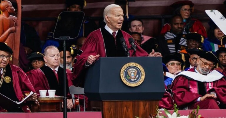 Tertinggal dalam Survei, Biden Beralih Meralih Suara Pemilih WN-AS Etnis Afrika di Negara Bagian Mengambang