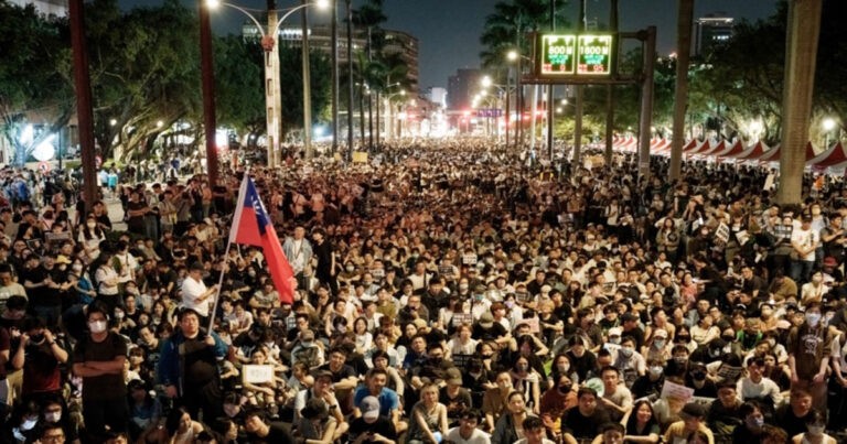 100.000 Warga Taiwan Berunjuk Rasa Depan Gedung Legislatif Yuan Menentang Perluasan Kekuasaan Kongres