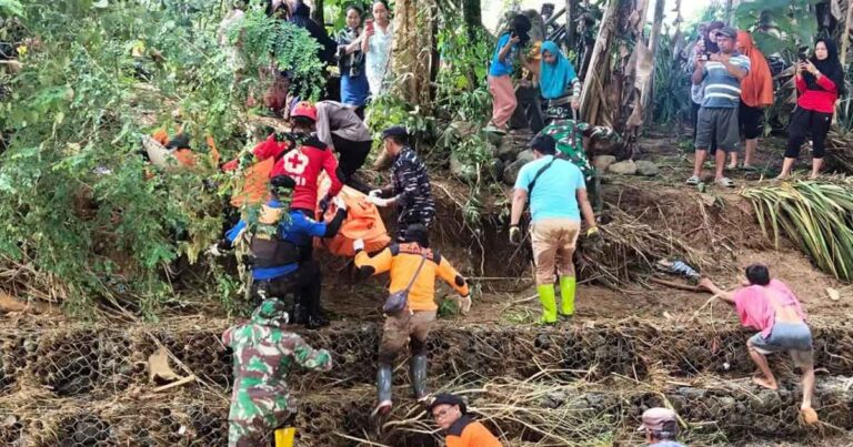 Banjir Longsor Melanda Kabupaten Luwu: Akses Menuju Kecamatan Latimojong Putus, Warga Terisolir