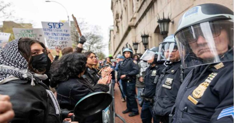 300 Orang Ditangkap dalam Kericuhan di Columbia University, Gedung Putih Mengecam Demonstrasi dengan Kekerasan