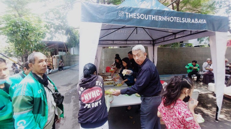 Southern Hotel Surabaya Ajak Seluruh Karyawan Sajikan Makan Gratis untuk Semua Orang setiap Kamis
