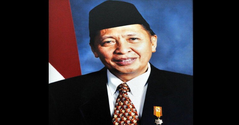 Presiden Jokowi Berdukacita atas Wafatnya Wapres Ke-9 RI Hamzah Haz