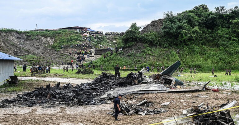 Pesawat Maskapai Penerbangan Nepal Jatuh dan Terbakar, 18 Orang Tewas dan  Pilot Selamat