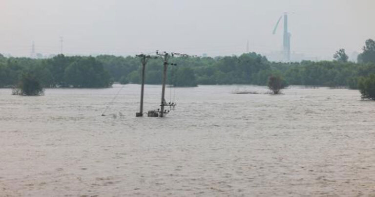 Lebih dari 200 Desa di Jianchang, Liaoning, Tiongkok Terkena Imbas Hujan Lebat dan Banjir di Shandong