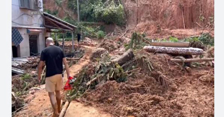 Puluhan Orang Tewas dan Hilang di Hunan, Tiongkok Akibat Banjir,  Para Korban Kekurangan Pangan dan Air Hingga  Pemerintah Membungkam Informasi 