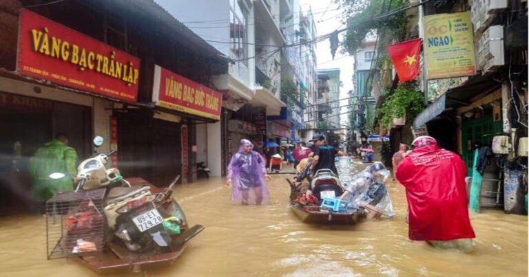 Topan Yagi di Vietnam Menewaskan 179 Orang dan 145 Hilang, Hanoi Terendam Banjir Akibat Sungai Merah Meluap