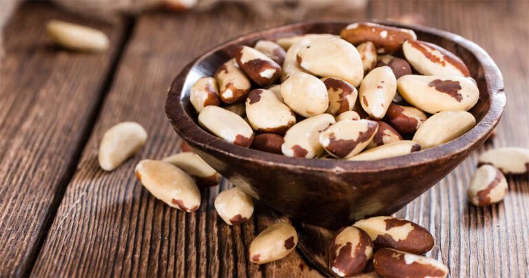Studi: Beberapa Kacang Brasil Setiap Hari Bisa Jadi Hal yang Tepat untuk Usus Anda yang Stres