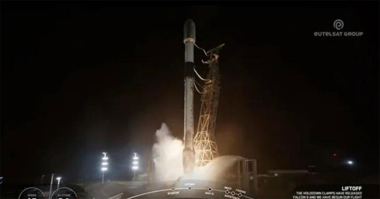 Roket SpaceX Sukses Meluncurkan 20 Satelit Eutelsat