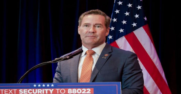 Trump Pilih Mike Waltz sebagai Penasihat Keamanan Nasional 