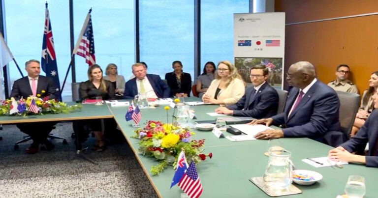 Pertemuan Menteri Pertahanan AS, Jepang, dan Australia: Tiga Negara Bersatu Melawan PKT