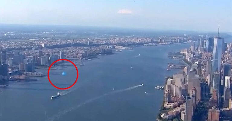 Video: UFO atau Ilusi? Helikopter Berita Tidak Sengaja Menangkap ‘Bola’ yang Terbang di Atas Manhattan