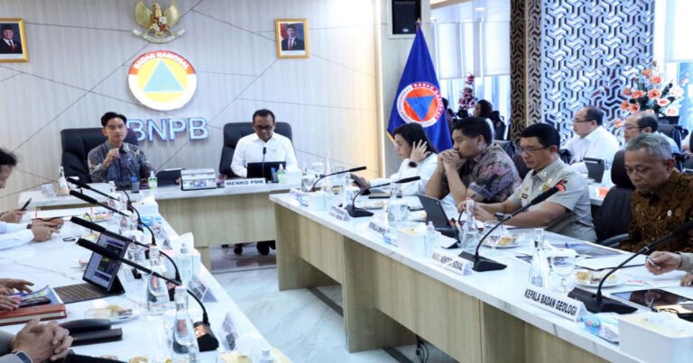 Gibran Tekankan Penanganan Komprehensif Bencana Erupsi Gunung Lewotobi Laki-laki