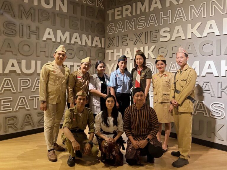 “Semangat Hari Pahlawan: Mercure Surabaya Grand Mirama KunjungiMuseum dan Hidupkan Kembali Lagu WR. Supratman”