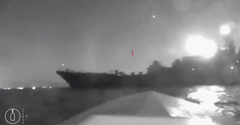 Guncangan di Laut Hitam: Drone Ukraina Hancurkan Helikopter dan Kapal Rusia dalam Serangan Mendadak!
