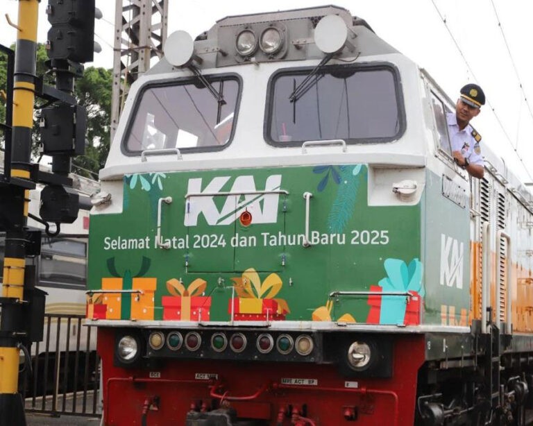 Hari Pertama Masa Angkutan Nataru 2024/2025, 101.427 Penumpang di Jawa dan Sumatera Diberangkatan Melalui Kereta Api