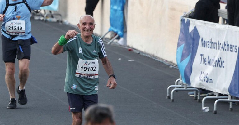 Pria 88 Tahun Menyelesaikan Lomba Maraton 42,195 Km, Membuktikan Usia Hanya Angka