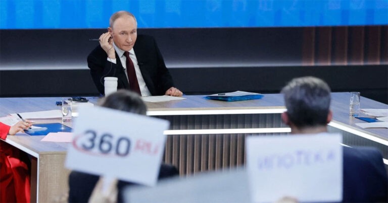 VOA: Putin Sebut Rusia Siap Tantang Rudal AS, Militer Rusia Bergerak Cepat di Medan Perang Ukraina