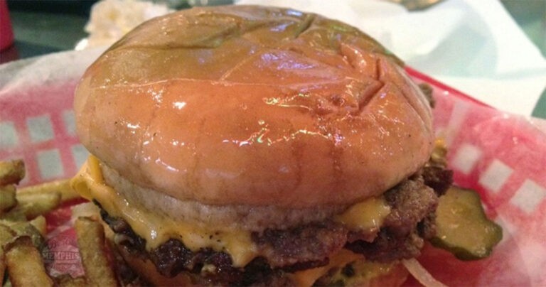 Restoran Ini Telah Menggoreng Burger dengan Minyak yang Sama Selama Lebih dari 100 Tahun