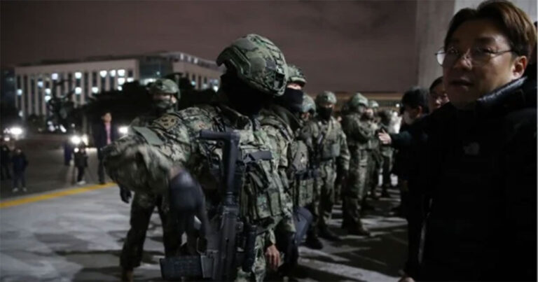 Yoon Suk-yeol Mengumumkan Darurat Militer Mendadak, Pasukan Khusus Masuk Gedung Parlemen 