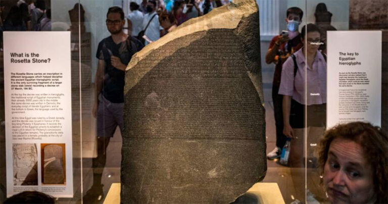 Apa Itu Batu Rosetta, Tablet yang Memecahkan Misteri Kuno Hieroglif Mesir?