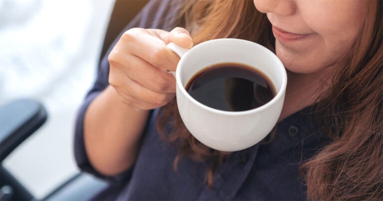 Menurut Studi: Manfaat Kesehatan Utama dari Kopi Bergantung pada Waktu Anda Meminumnya
