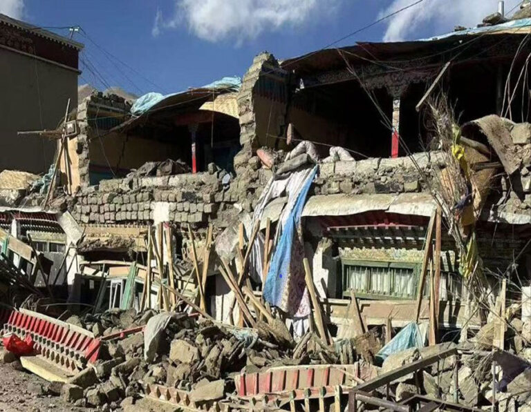 Gempa Besar di Tibet : Warga yang Terjebak Suhu Rendah Membutuhkan Pertolongan Hingga Bantuan Sipil Terhambat