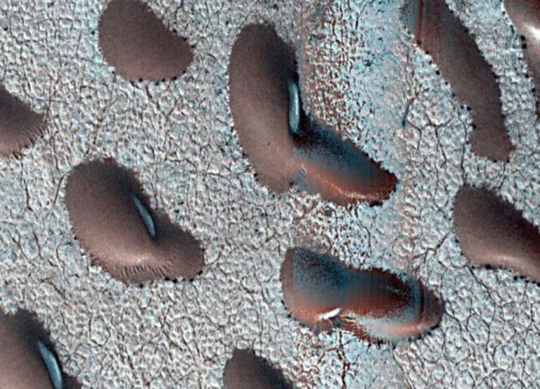 NASA Temukan  “Kacang Merah Raksasa” di Permukaan Mars