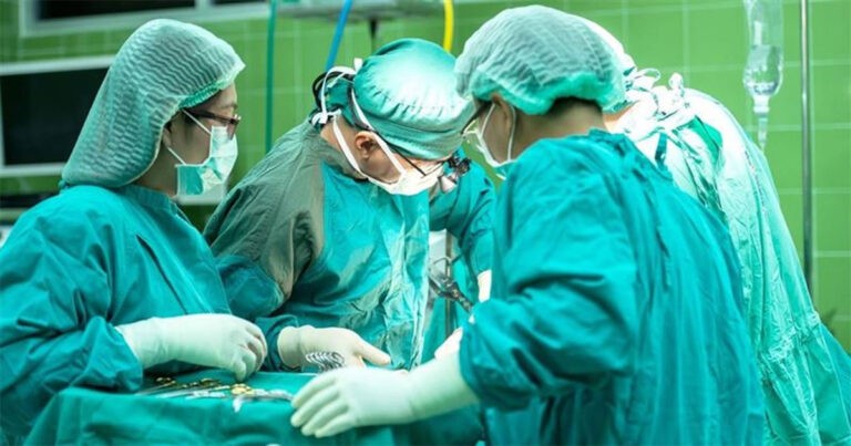 Kanker Bisa Menular? Dokter Terluka Saat Operasi Ternyata Mengidap Tumor Ganas