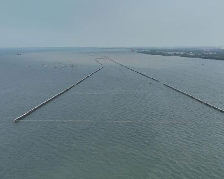 Siapa Pemiliknya? Gempar Pagar Laut Misterius Sepanjang 30,16 Km di Laut Tangerang, KKP Bertindak