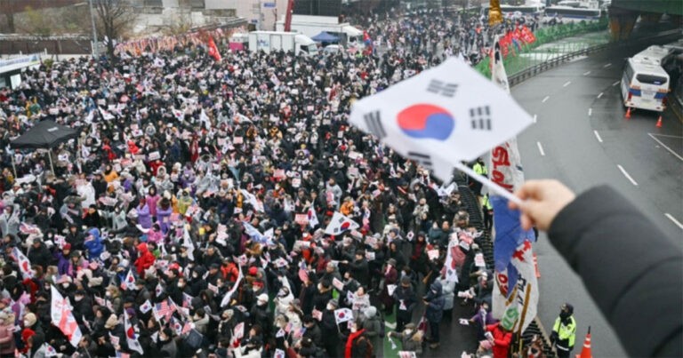 Penangkapan Yoon Suk-yeol Ditunda: Pengadilan Tolak Keberatan, Salju Lebat Melanda Seoul