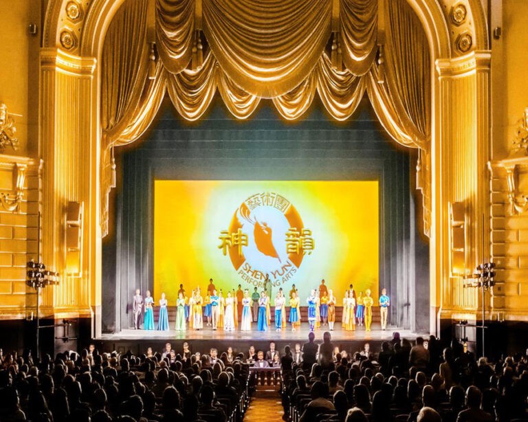 Bagaimana The New York Times Mendistorsi Kesuksesan Shen Yun dalam Artikel Serangan Terbaru
