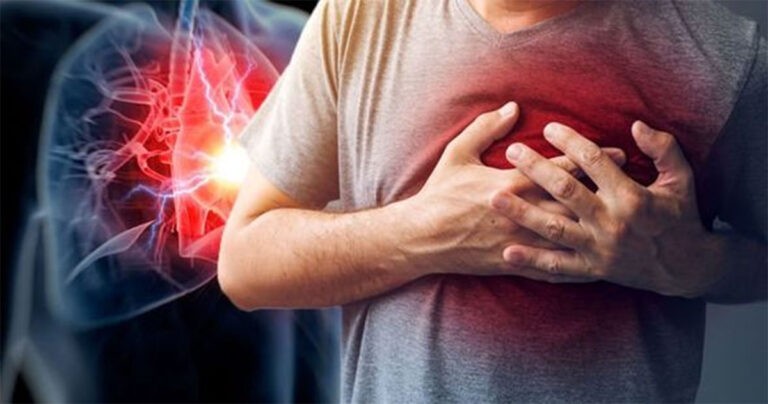 Dokter Sadar Dia Mendapat Serangan Jantung Saat Merawat Pasien Serangan Jantung