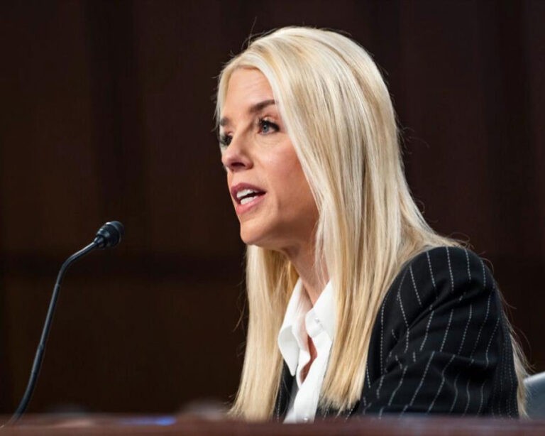 Senat Konfirmasi Pam Bondi sebagai Jaksa Agung Amerika Serikat