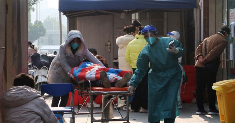 Pandemi di Tiongkok: Krematorium Kewalahan dan Kematian Mendadak Memicu Kepanikan