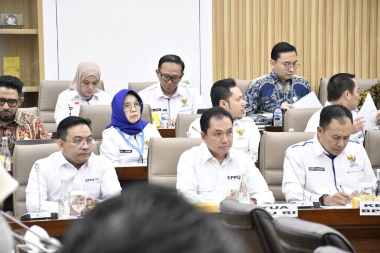 KOMISI VI DPR RI Dukung Penambahan Anggaran Dan Porsi Pemanfaatan PNBP Bagi KPPU