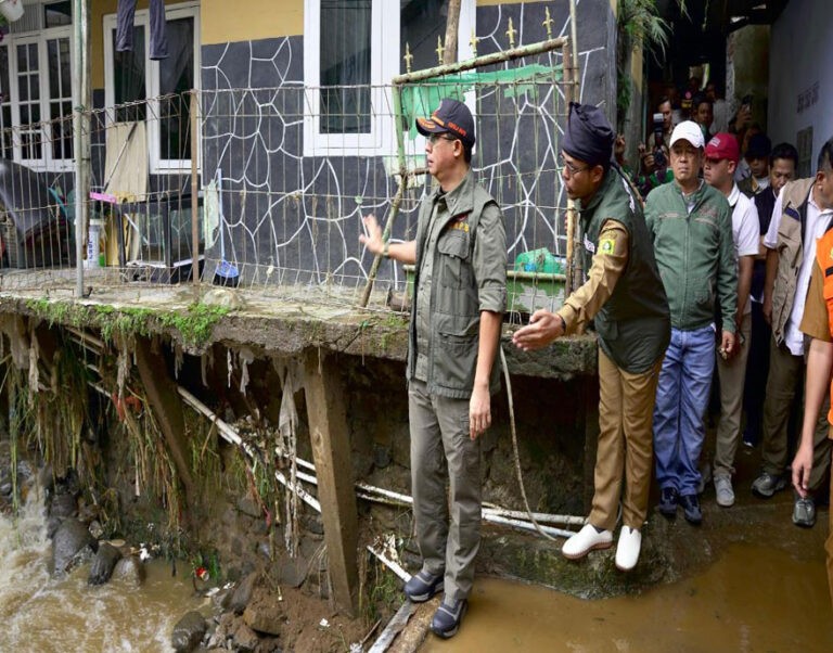 Kepala BNPB Tinjau Lokasi Terdampak Banjir Bandang Cisarua