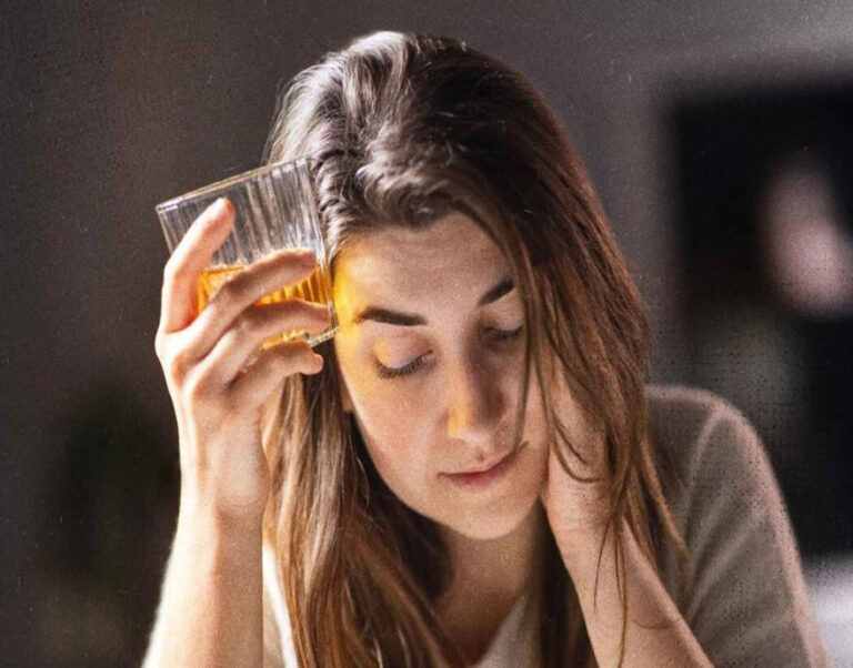 Memahami Hubungan Antara Estrogen dan Alkohol