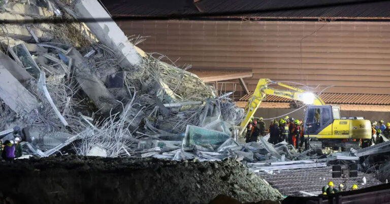 Penyelamat di Thailand Berpacu dengan Waktu untuk Menyelamatkan 50 Orang yang Terjebak di Reruntuhan Gedung