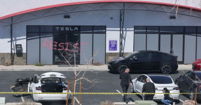 Serangan Terhadap Tesla Ditetapkan sebagai Aksi Terorisme Domestik oleh Departemen Kehakiman AS