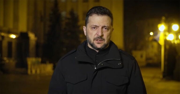 Zelenskyy Mengatakan pada Trump ‘Waktunya untuk Memperbaiki Keadaan’ Setelah AS Menghentikan Bantuan Militer