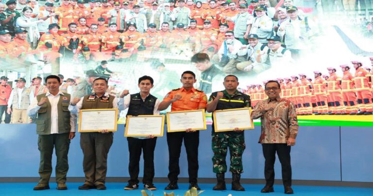 Anugerah Penghargaan Misi Kemanusiaan Pascabencana Vanuatu dan Myanmar