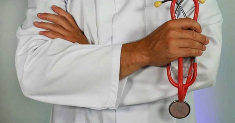 Dokter di Texas Dihukum 10 Tahun Penjara Karena Mendiagnosis Orang Sehat dengan Kondisi Kronis