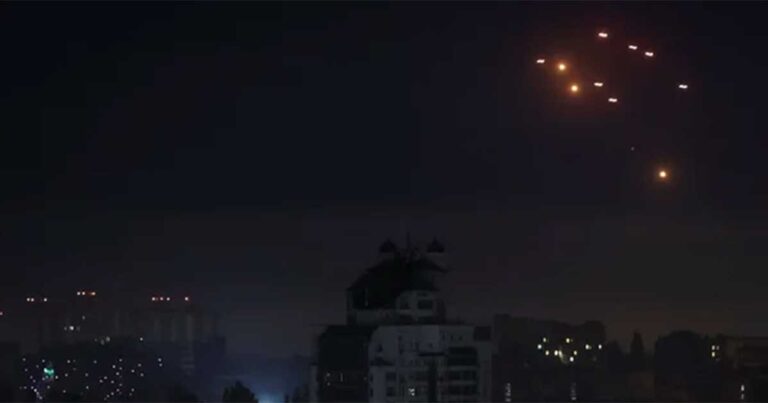 Dunia di Ujung Tanduk! 355 Drone Hujani Ukraina, Trump Ancam Rusia Hancur, Tiongkok Terseret Skandal Perang