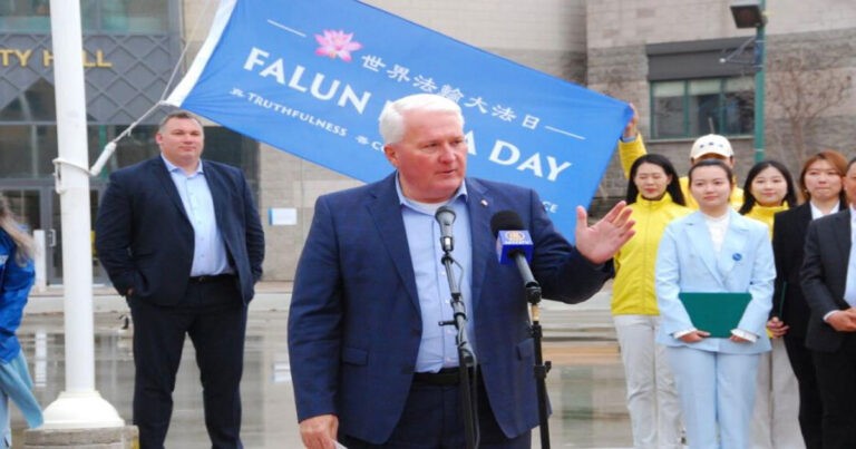 Beberapa Kota di Kanada Gelar Upacara Pengibaran Bendera untuk Merayakan “Hari Falun Dafa”