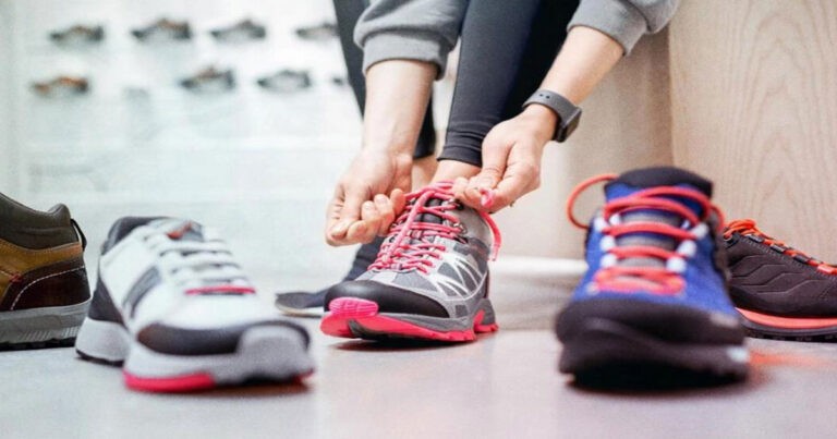 Mengapa Mengistirahatkan Kaki dari Sepatu yang Empuk Baik untuk Kesehatan Kaki? 