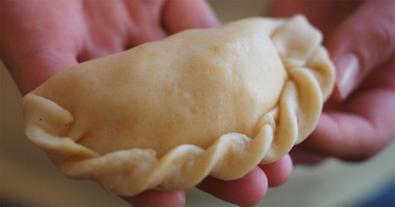 Penjual Makanan Membalas Dendam Setelah Kehilangan Anggota Keluarga dengan Membunuh 40 Anggota Geng dengan Empanada Beracun